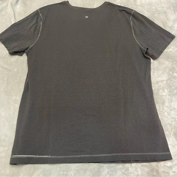Lululemon R.A.D. Short Sleeve T-Shirt Heathered Black 21071 - Picture 5 of 10